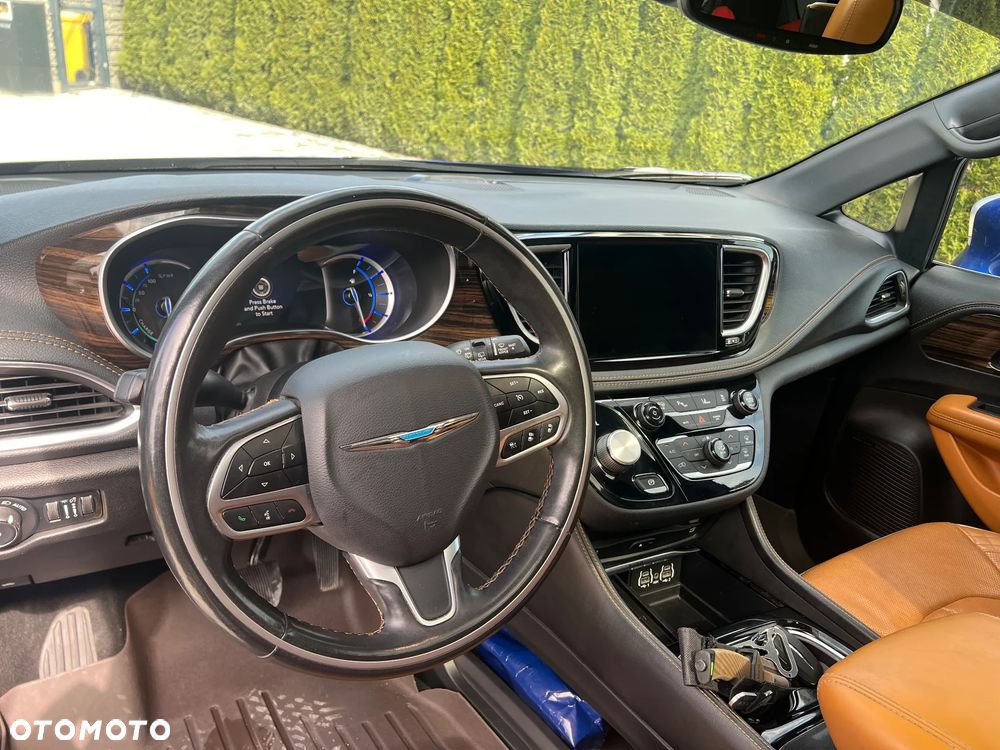 Chrysler Pacifica - 8