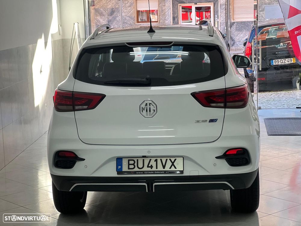 MG ZS EV 72.6 kWh Luxury - 6
