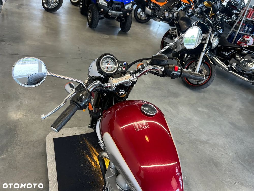 Triumph Bonneville - 27