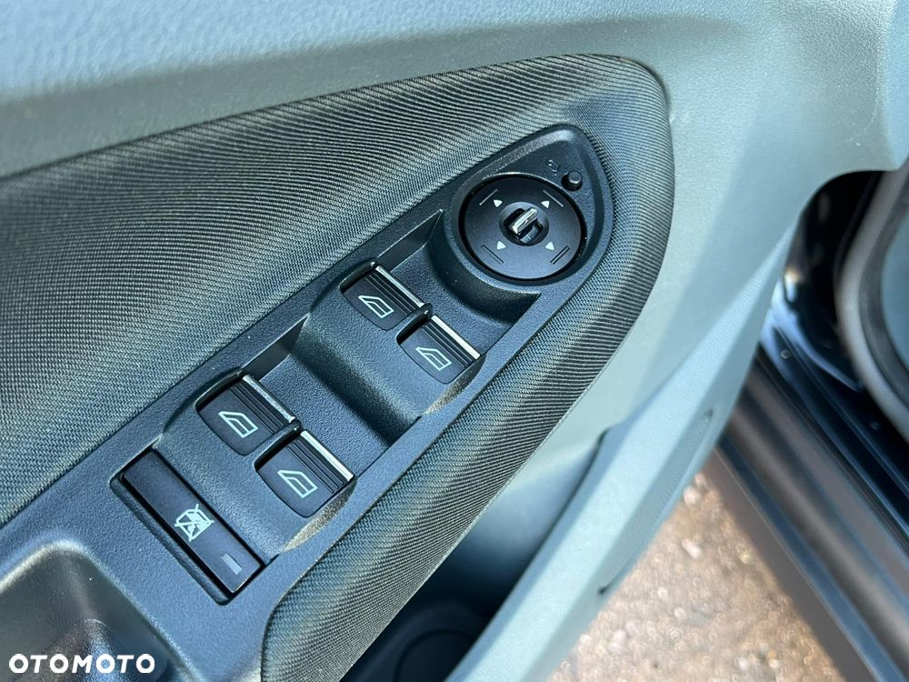 Ford C-MAX 1.6 Ti-VCT Champions Edition - 25