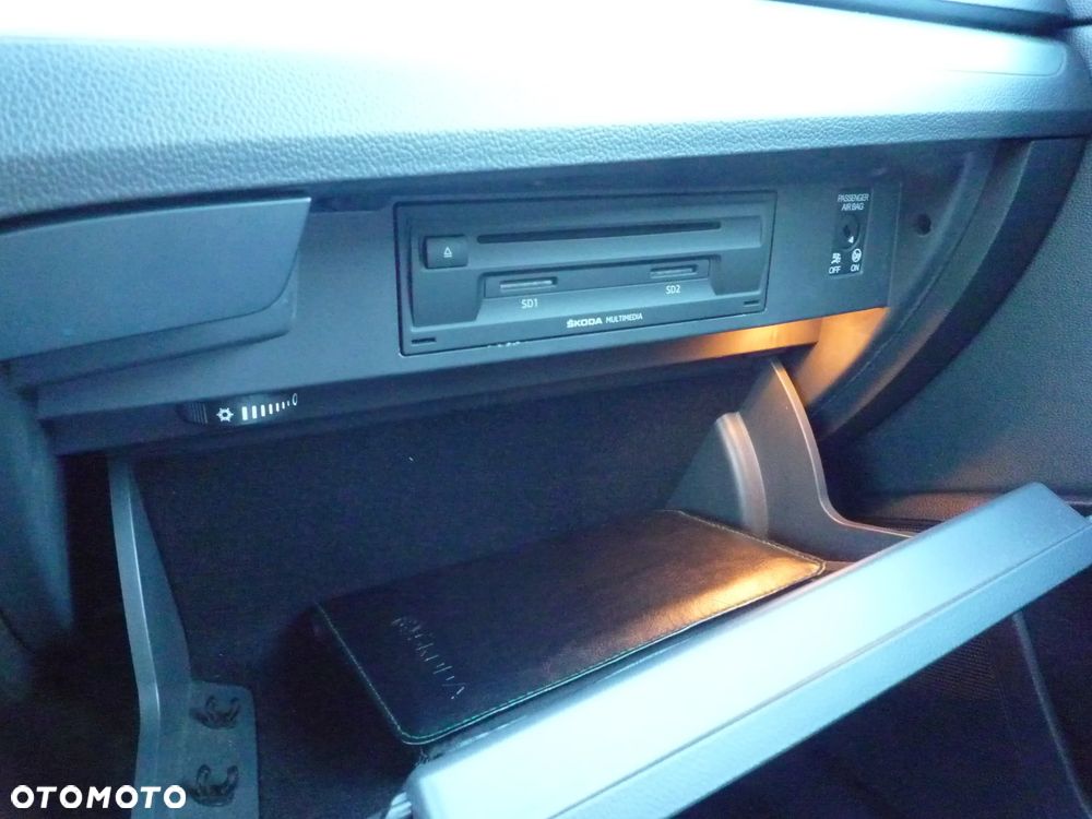 Skoda Superb Combi 2.0 TDI DSG Style - 29