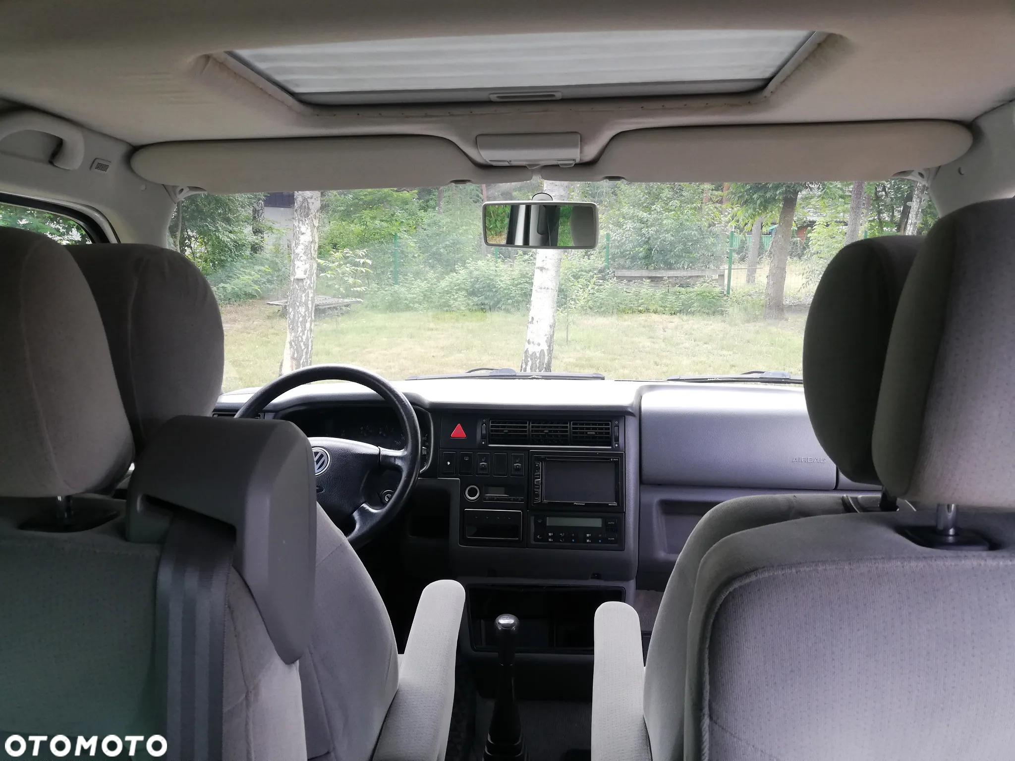 Volkswagen Multivan - 10
