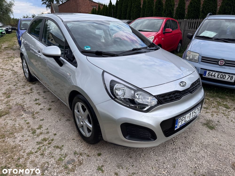 Kia Rio 1.2 L - 16
