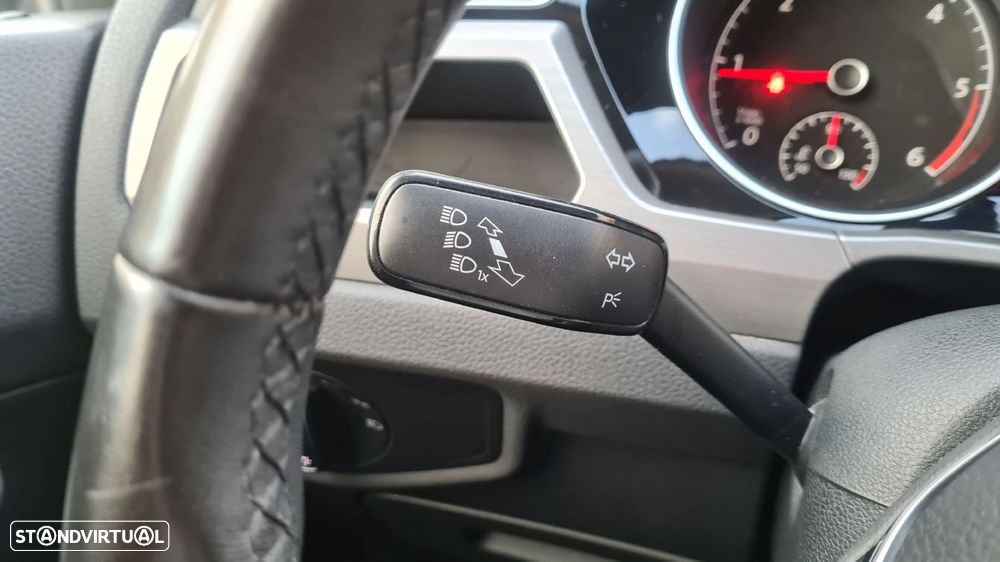 VW Touran 1.6 TDI Confortline DSG - 13