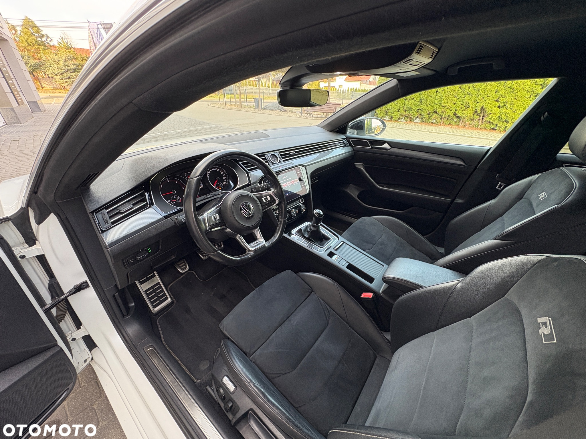 Volkswagen Arteon 2.0 TDI SCR R-Line - 15