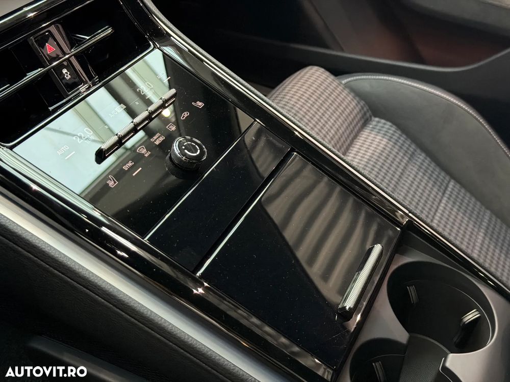Porsche Panamera 4 E-Hybrid - 24