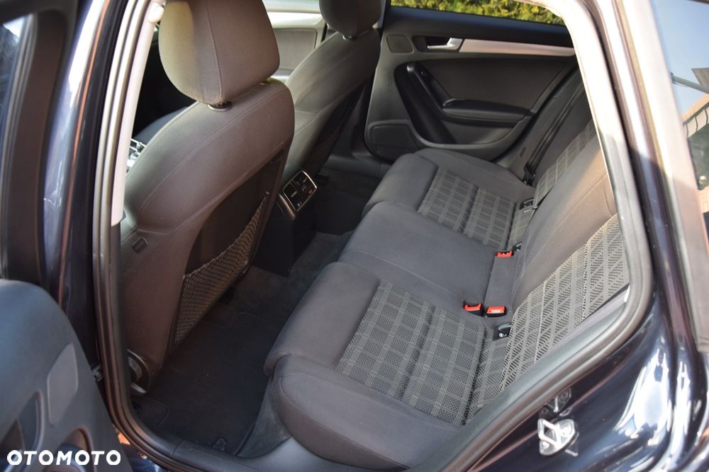 Audi A4 Avant 2.0 TDI DPF clean diesel quattro Ambiente - 14