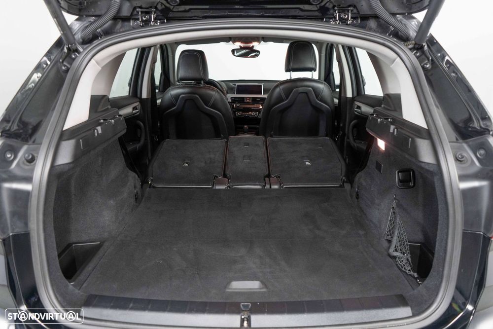 BMW X1 25 e xDrive Corporate Edition - 13