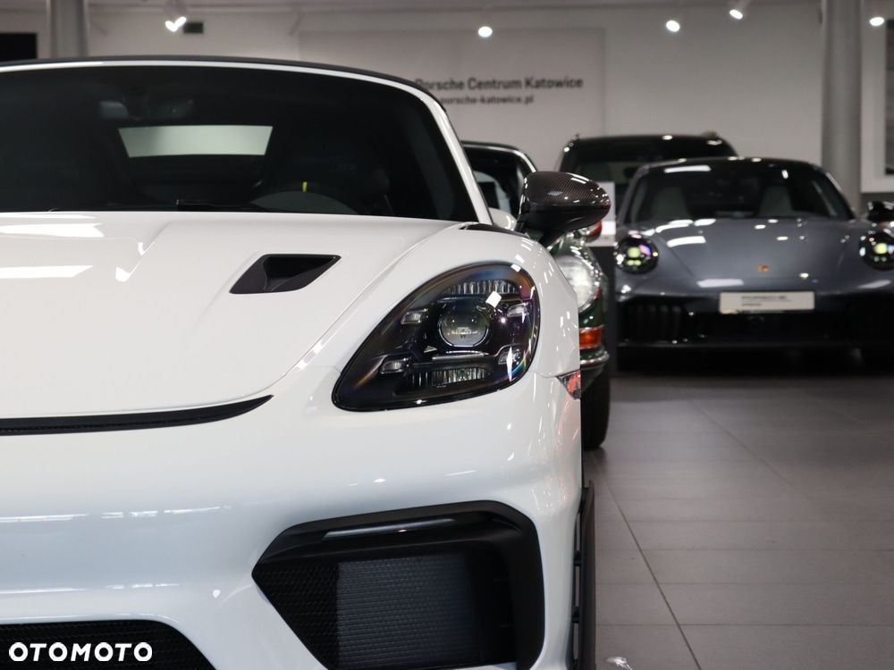 Porsche 718 Spyder - 9