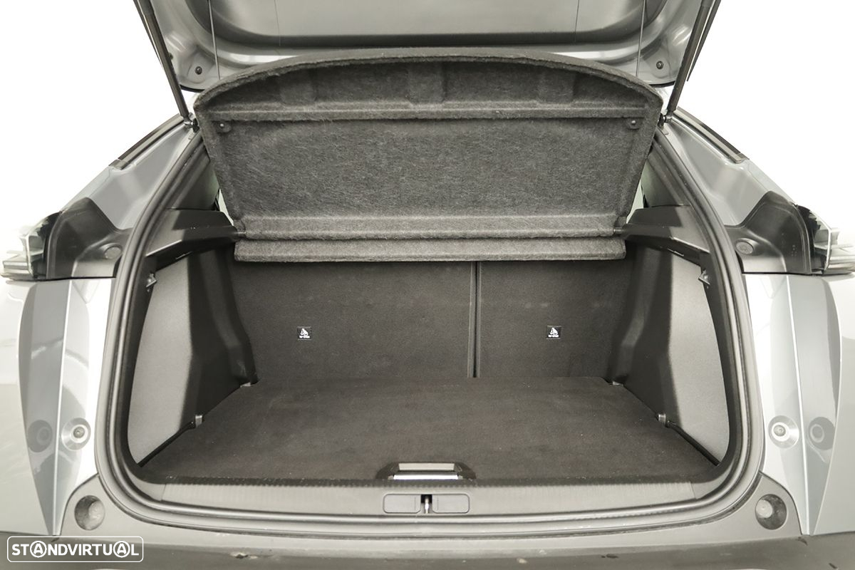 Peugeot 2008 1.2 PureTech Allure EAT8 - 25