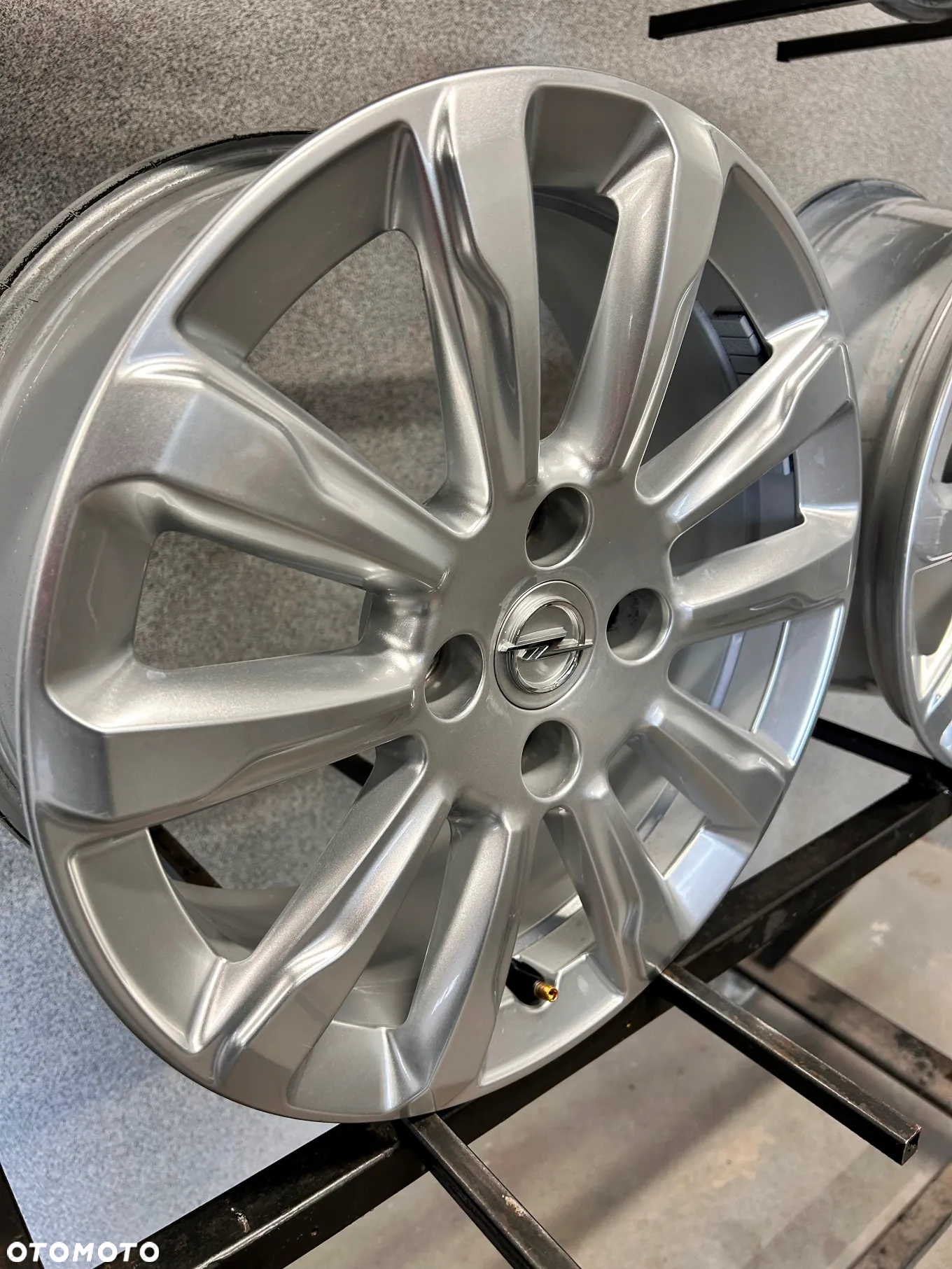 4 FELGI ALU. OPEL MOKKA B, CORSA F, PEUGEOT 208,C3,DS3 16'' 6,5J ET32 GM: OP00126 K4, 9835097280 - 9