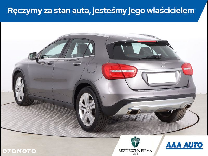 Mercedes-Benz GLA - 5
