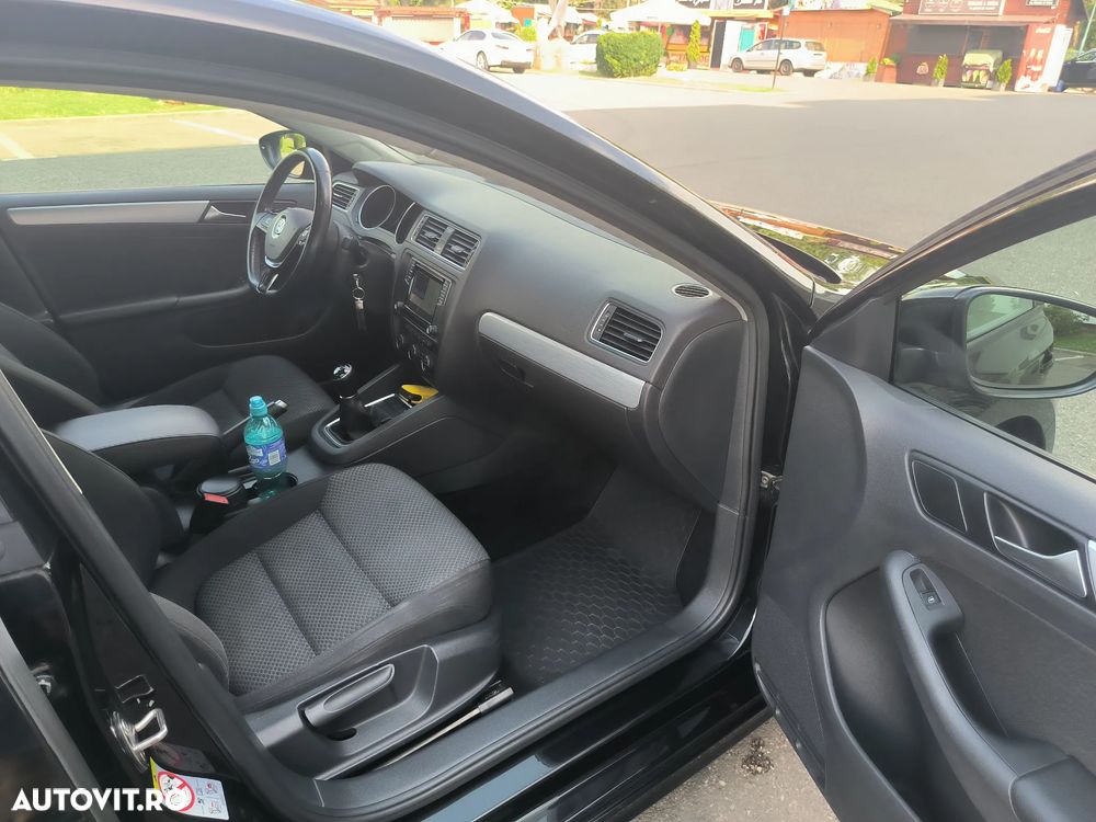 Volkswagen Jetta 2.0 TDI Comfortline - 7