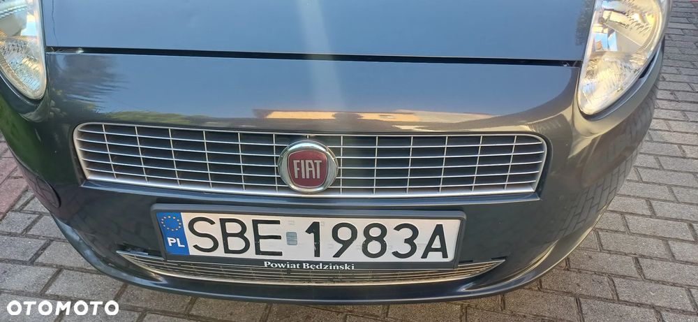 Fiat Grande Punto Actual 1.4 8V Estiva Blue&Me - 20