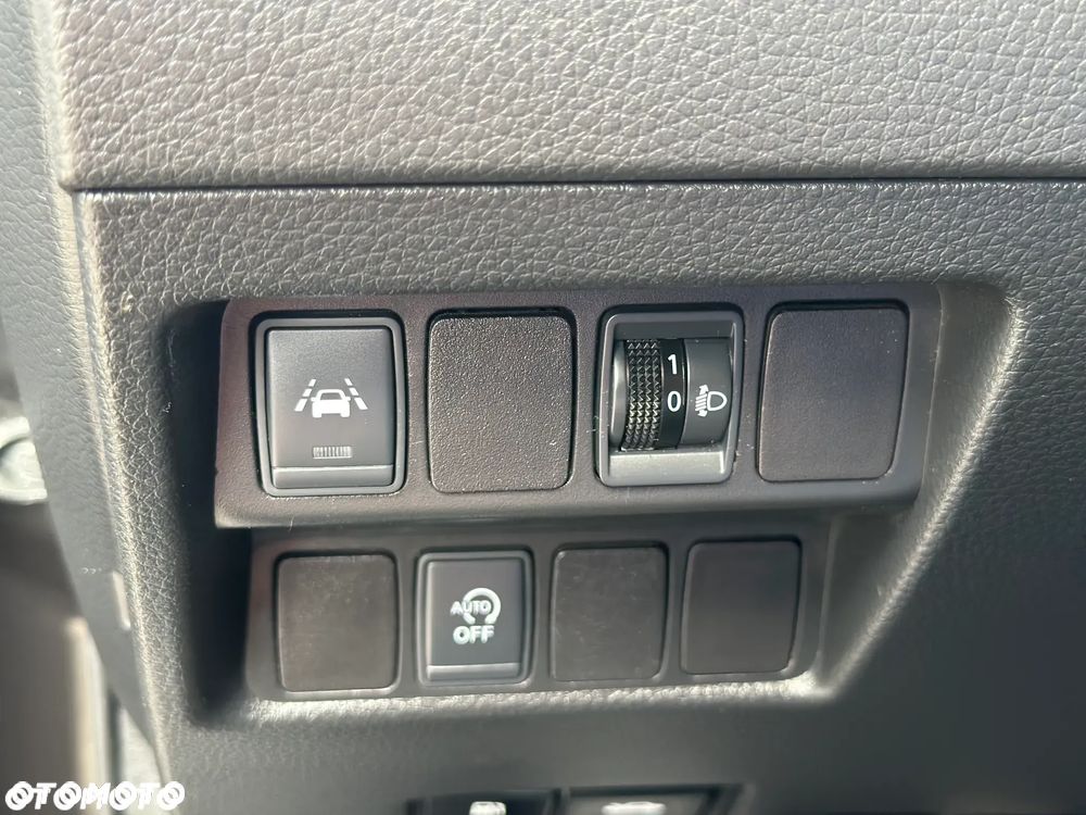 Nissan Qashqai 1.6 DIG-T N-Connecta - 29