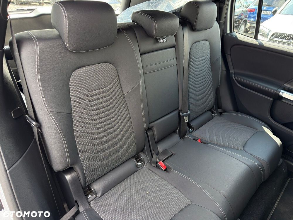 Mercedes-Benz GLB 200 Progressive 7G-DCT - 28