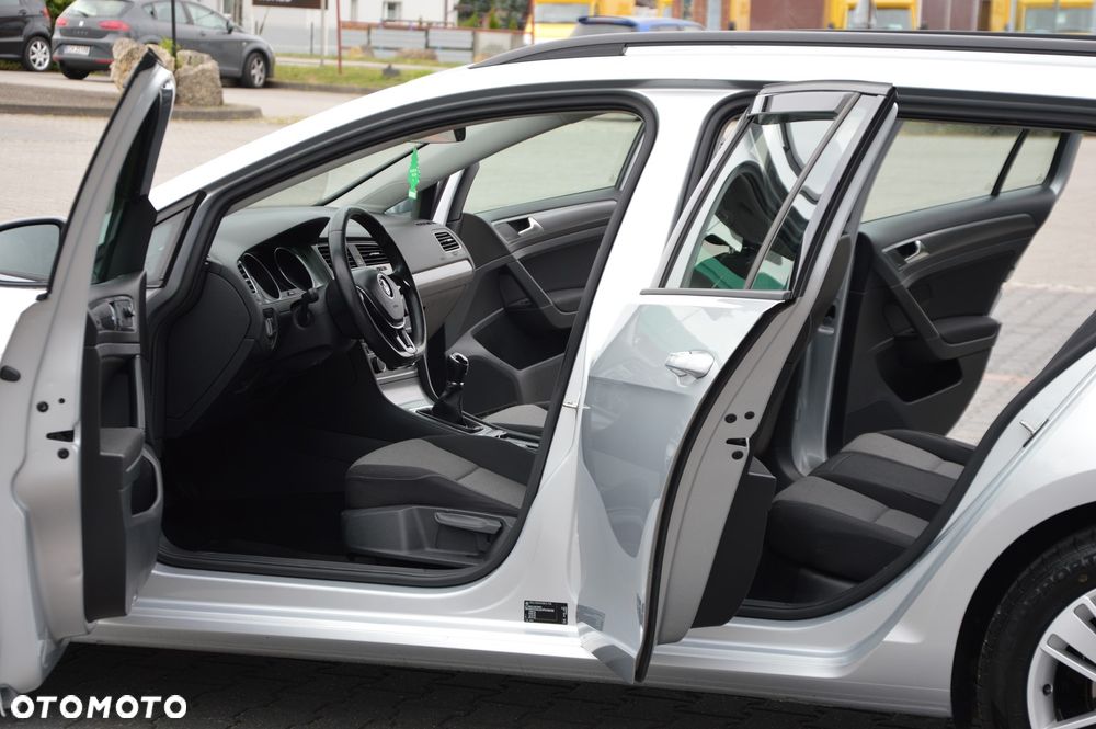 Volkswagen Golf 1.6 TDI BMT Comfortline - 31