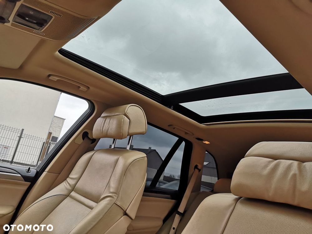 BMW X5 4.8i xDrive - 1