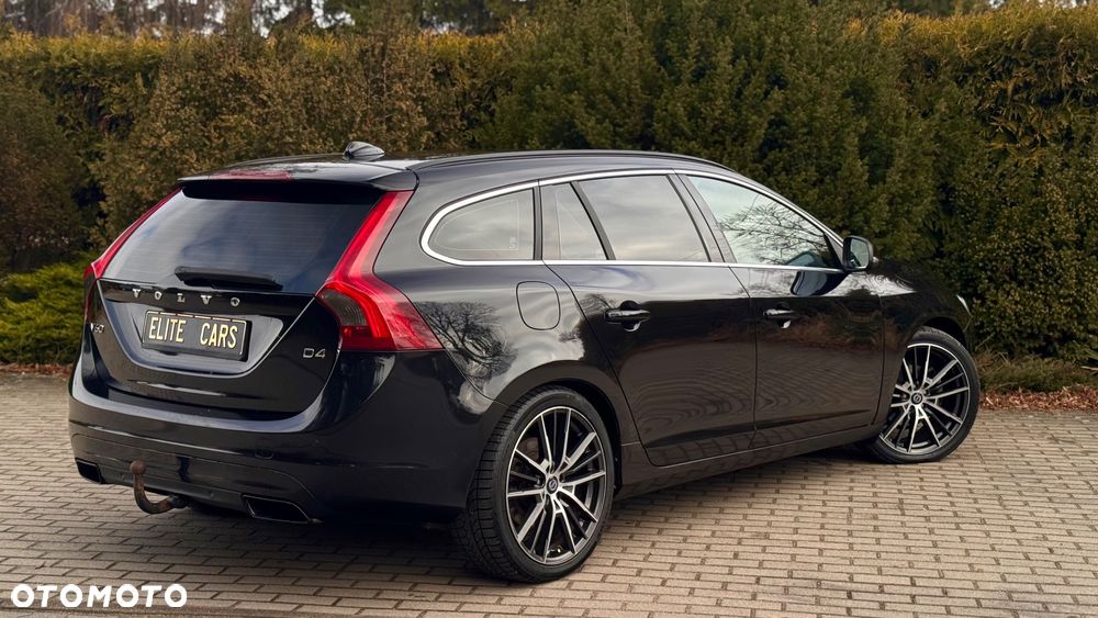 Volvo V60 D4 Geartronic Momentum - 27