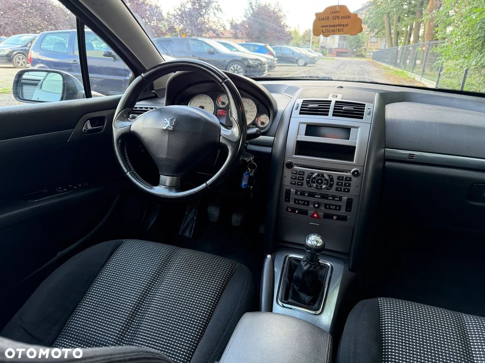 Peugeot 407 - 6