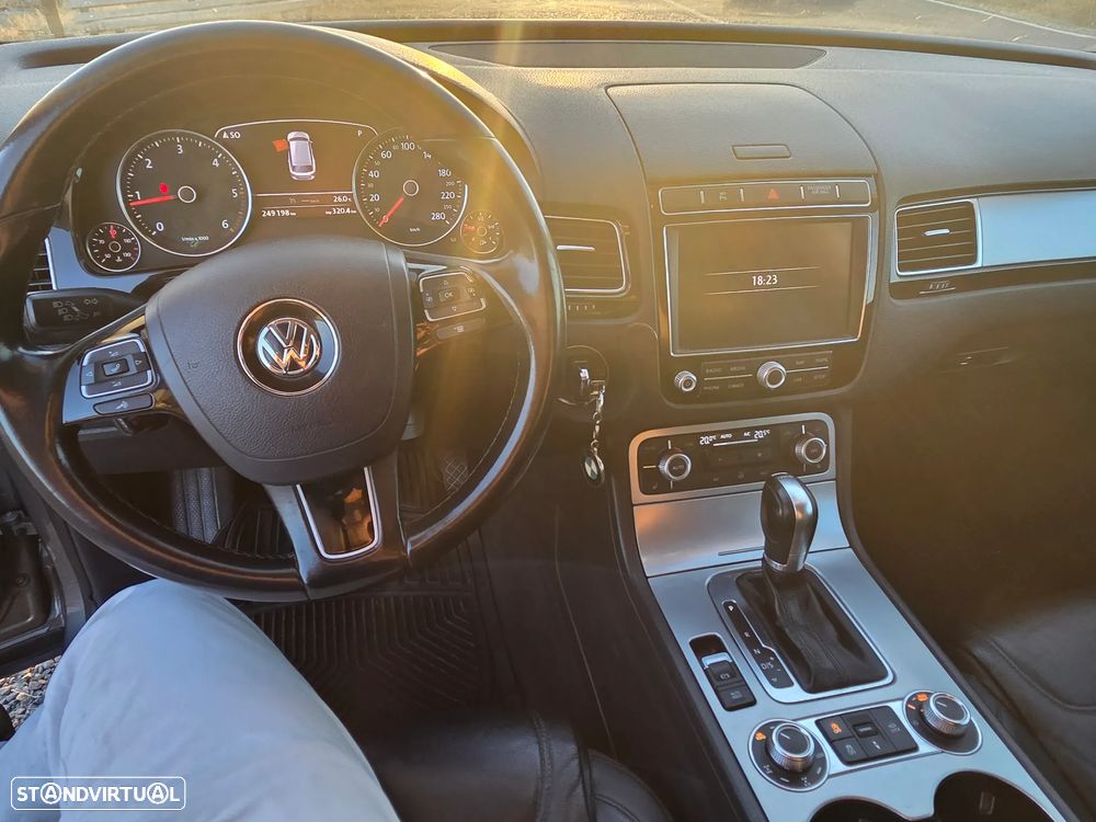 VW Touareg 3.0 TDI V6 - 12