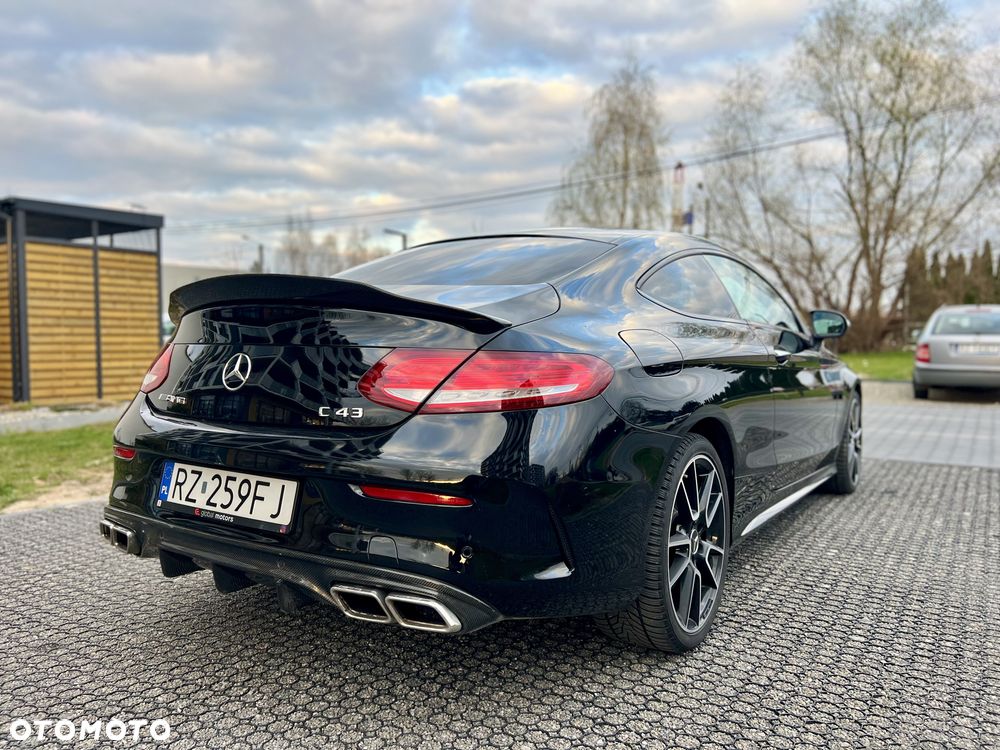 Mercedes-Benz Klasa C AMG 43 4-Matic - 14