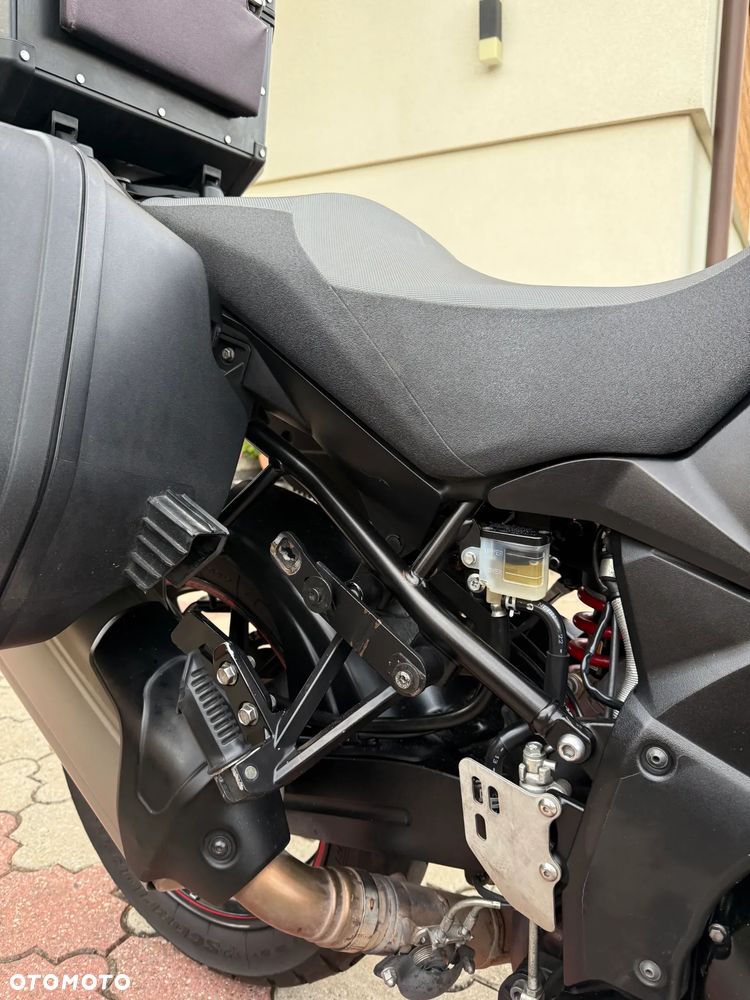 Suzuki V-STROM - 25