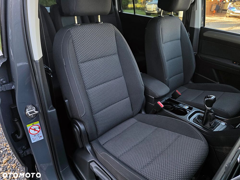Volkswagen Touran 1.5 TSI ACT OPF Move - 23