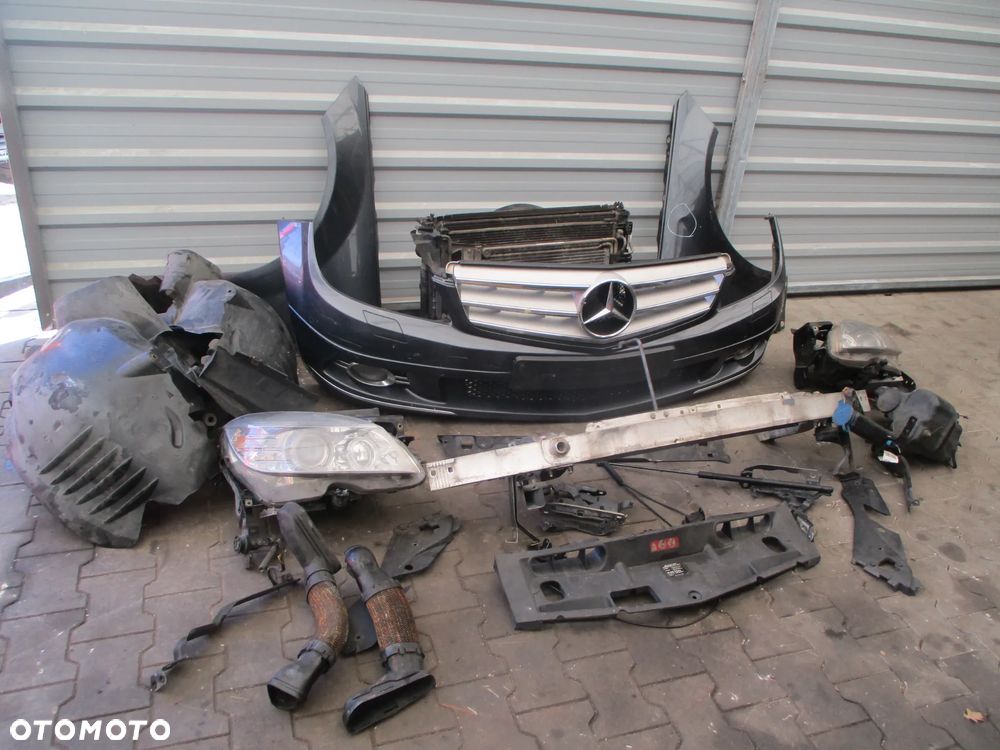 MERCEDES C KLASA W204 2007- ZDERZAK PRZEDNI PRZÓD 6xPDC - 9