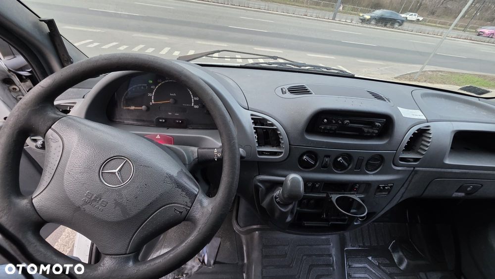 Mercedes-Benz Sprinter - 8