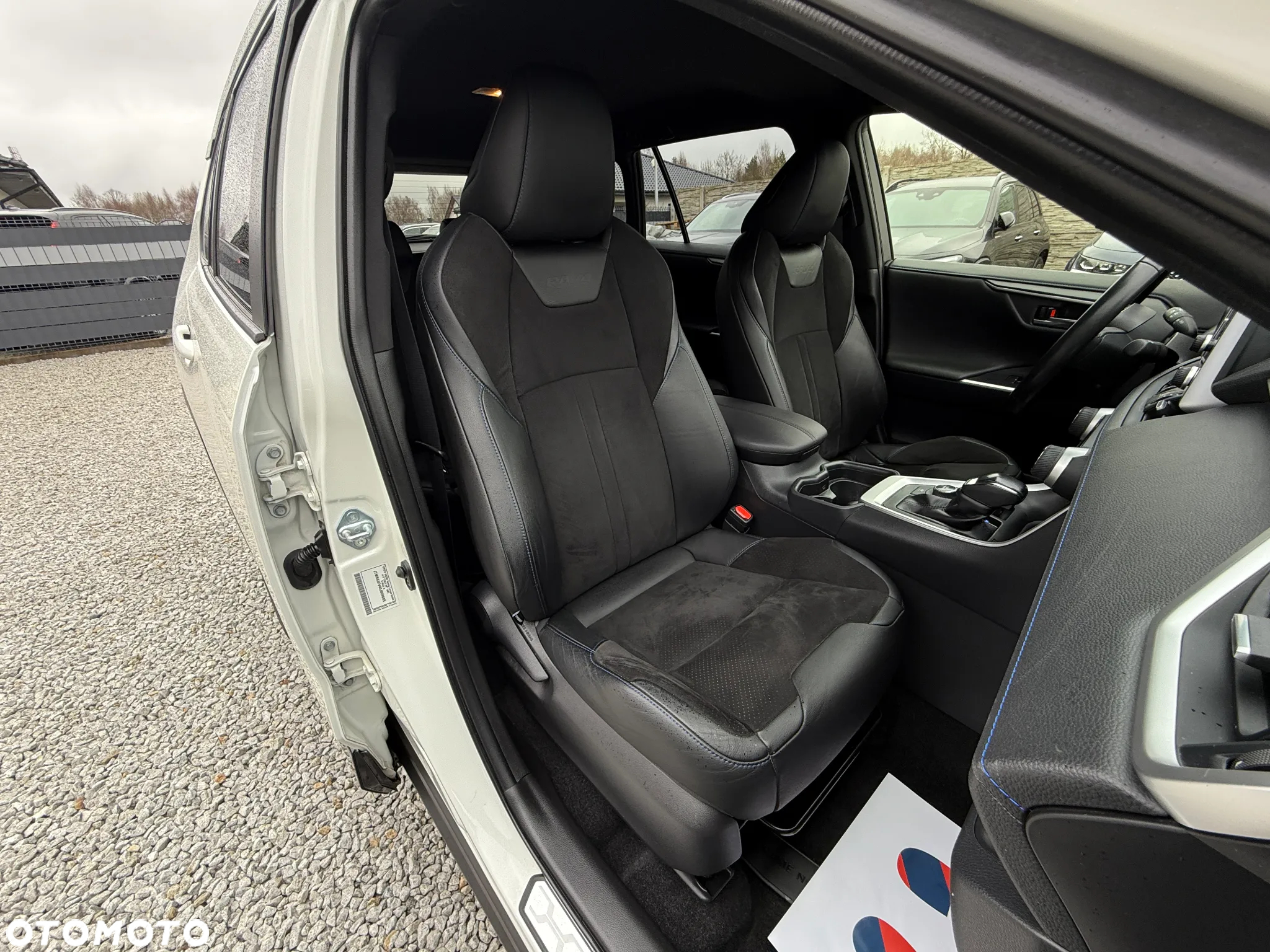 Toyota RAV4 2.5 4x4 Hybrid Club - 32