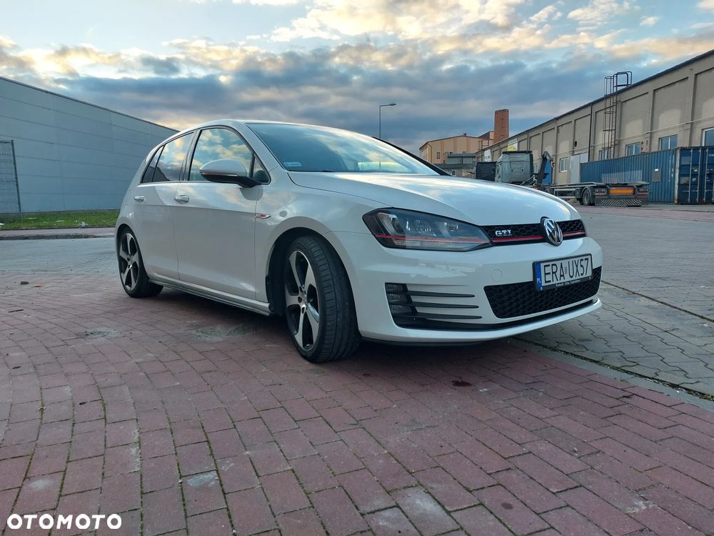 Volkswagen Golf 2.0 GTI - 8