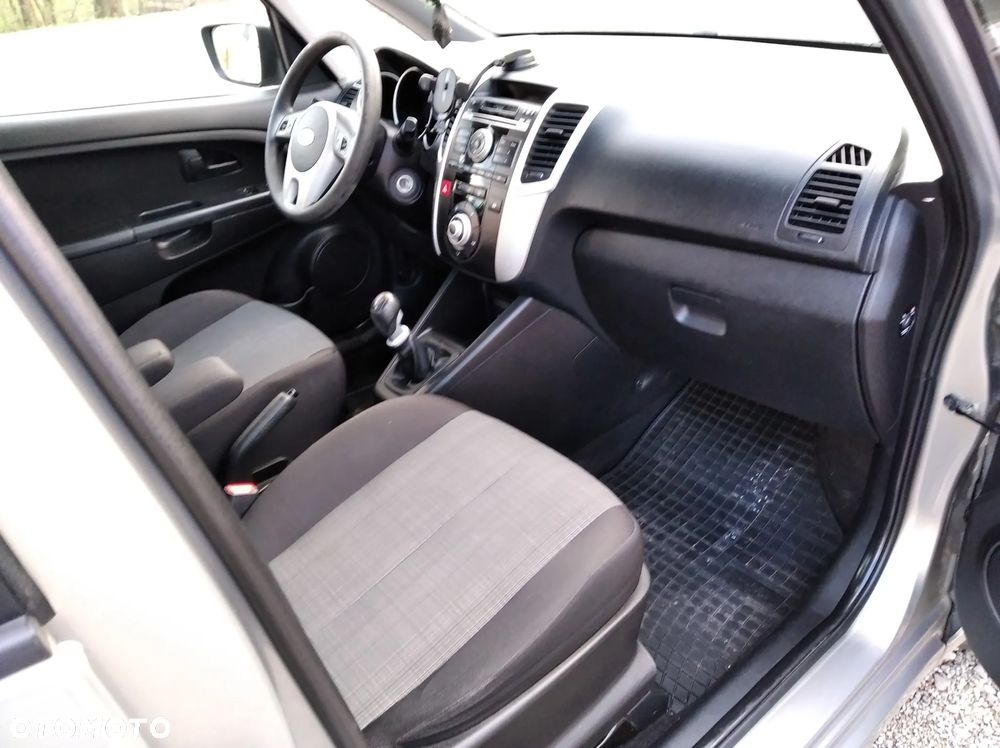 Kia Venga 1.4 S - 19