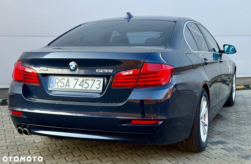 BMW Seria 5 528i xDrive Sport-Aut Luxury Line - 14
