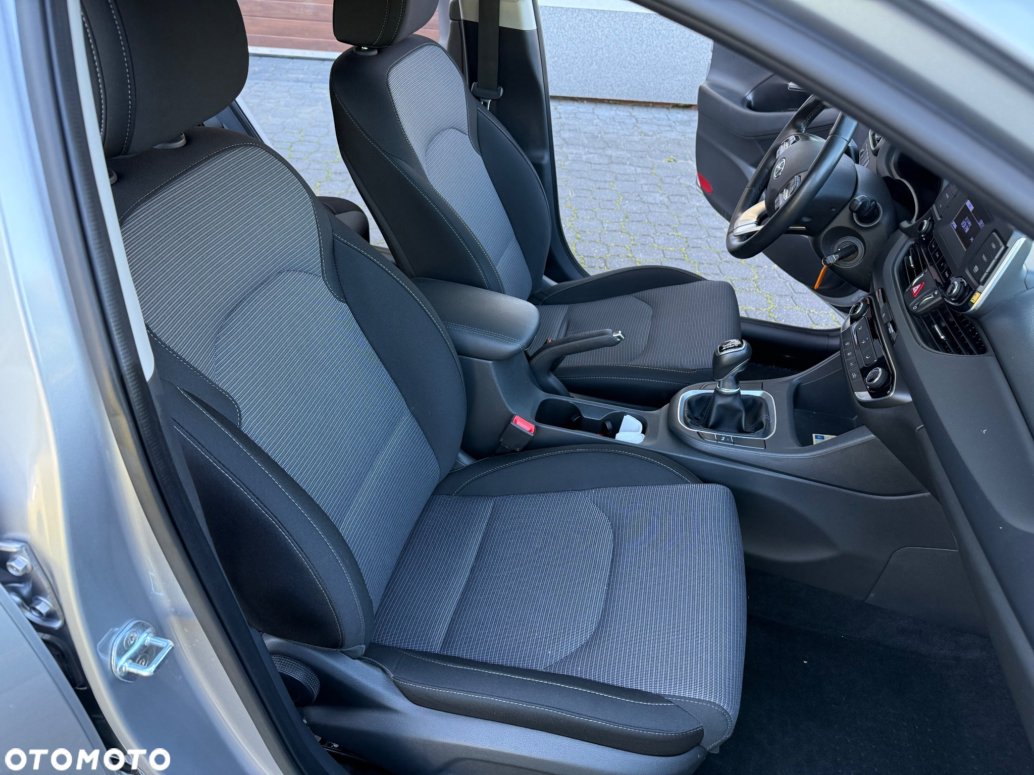 Hyundai i30 1.5 DPI Classic + - 11