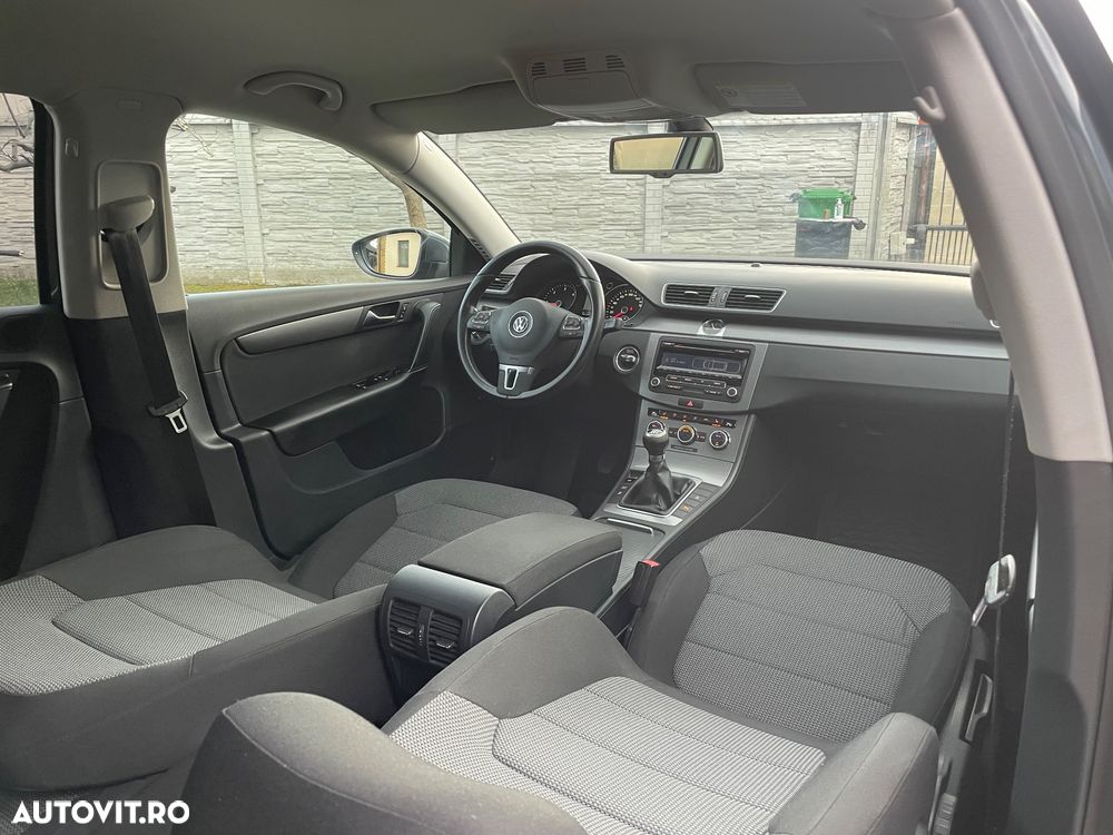 Volkswagen Passat - 21