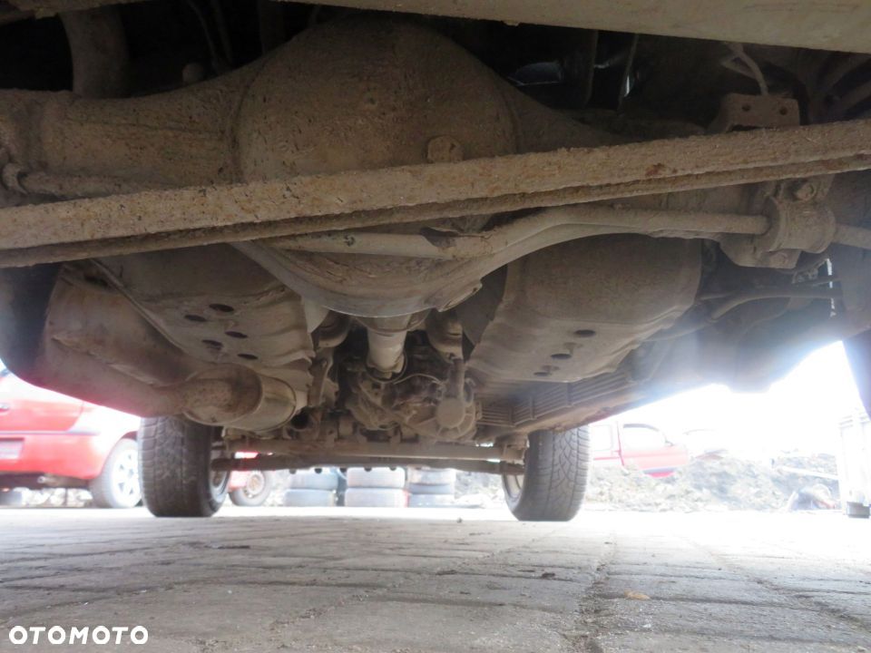 TYLNA OŚ BELKA ZAWIESZENIA PAJERO PININ LONG MR555976 MR498871 MOST MITSUBISHI 1998-2007 - 1