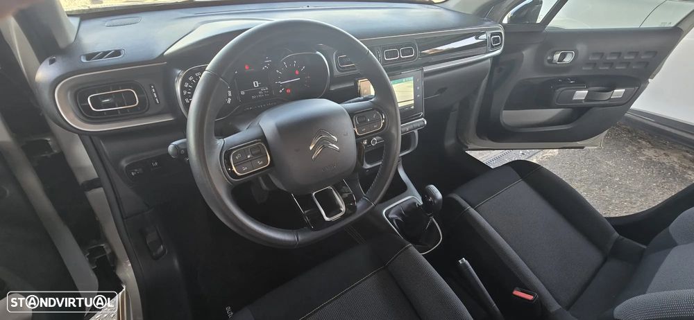 Citroën C3 1.2 PureTech Shine - 18