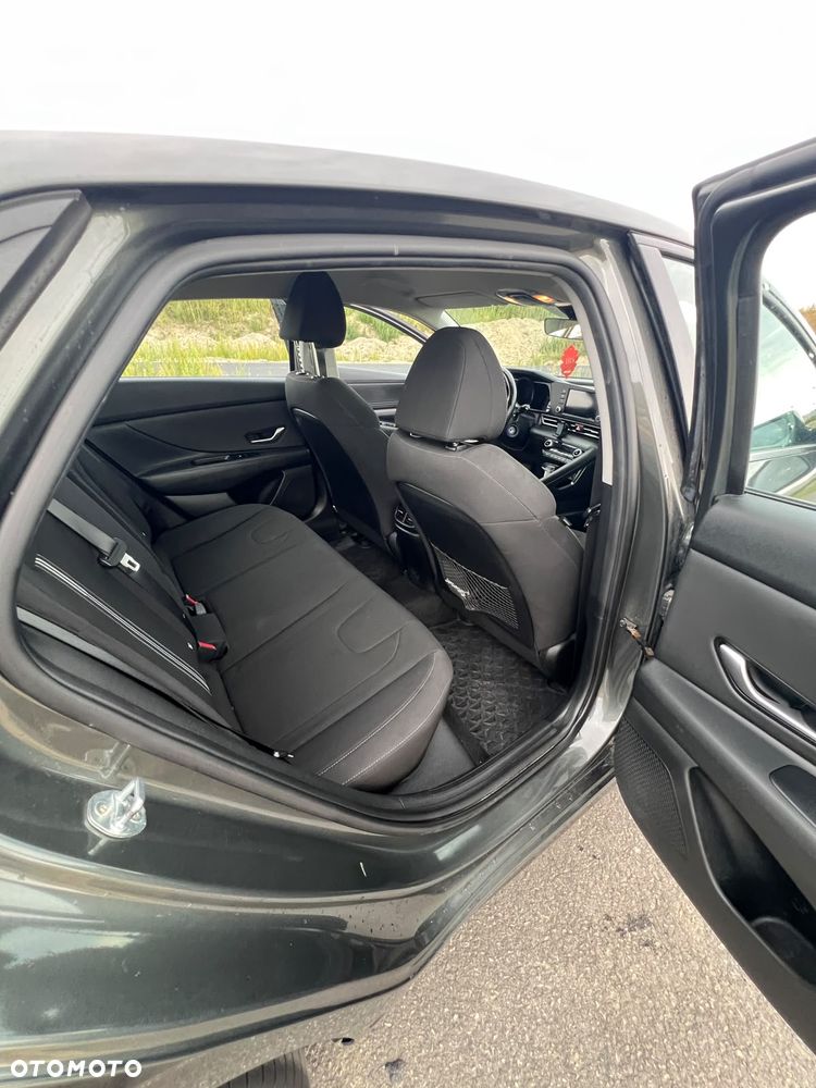 Hyundai Elantra 1.6 Smart CVT - 6