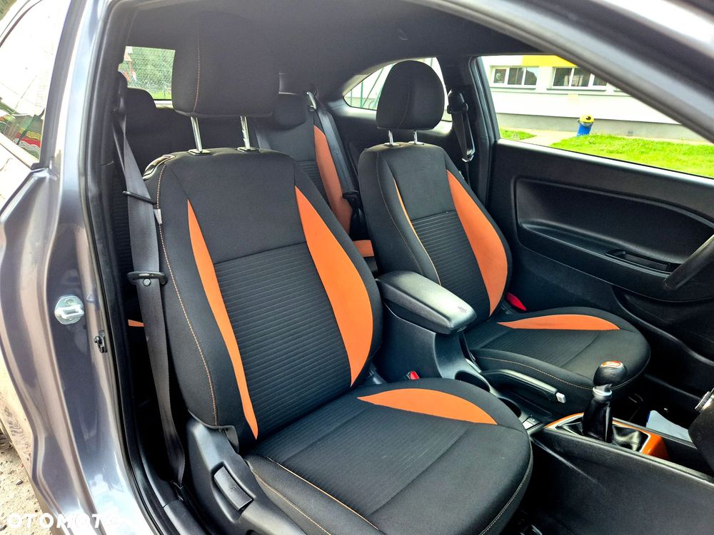 Hyundai i20 1.2 Intro Edition - 23