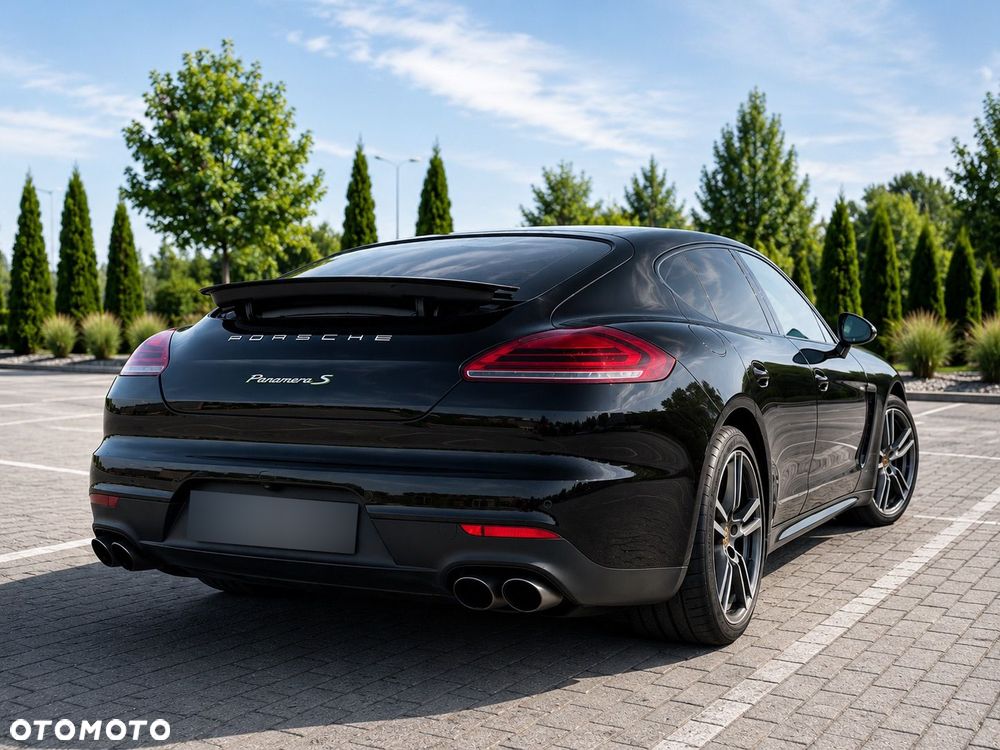 Porsche Panamera 4S Executive - 3