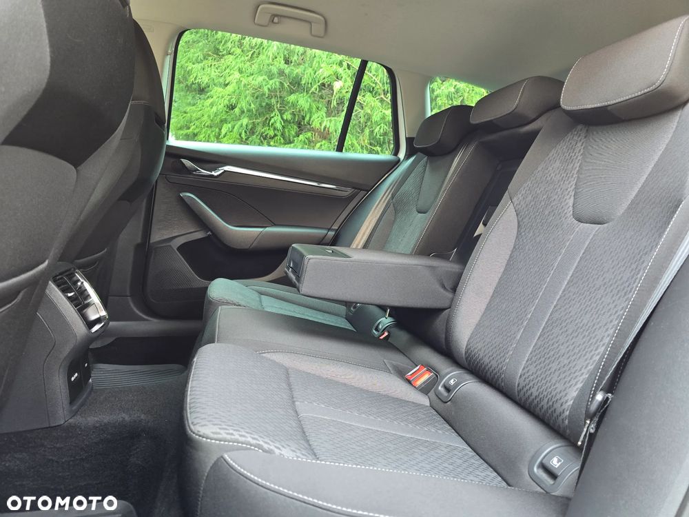 Skoda Octavia 2.0 TDI Style DSG - 30