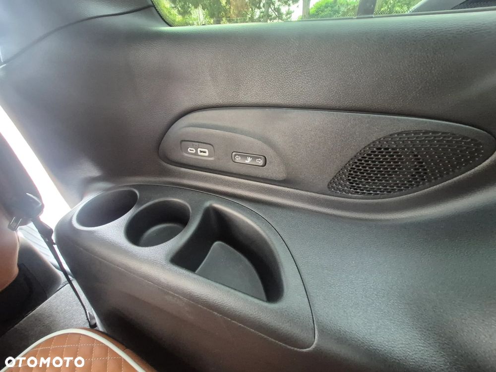 Chrysler Pacifica - 33