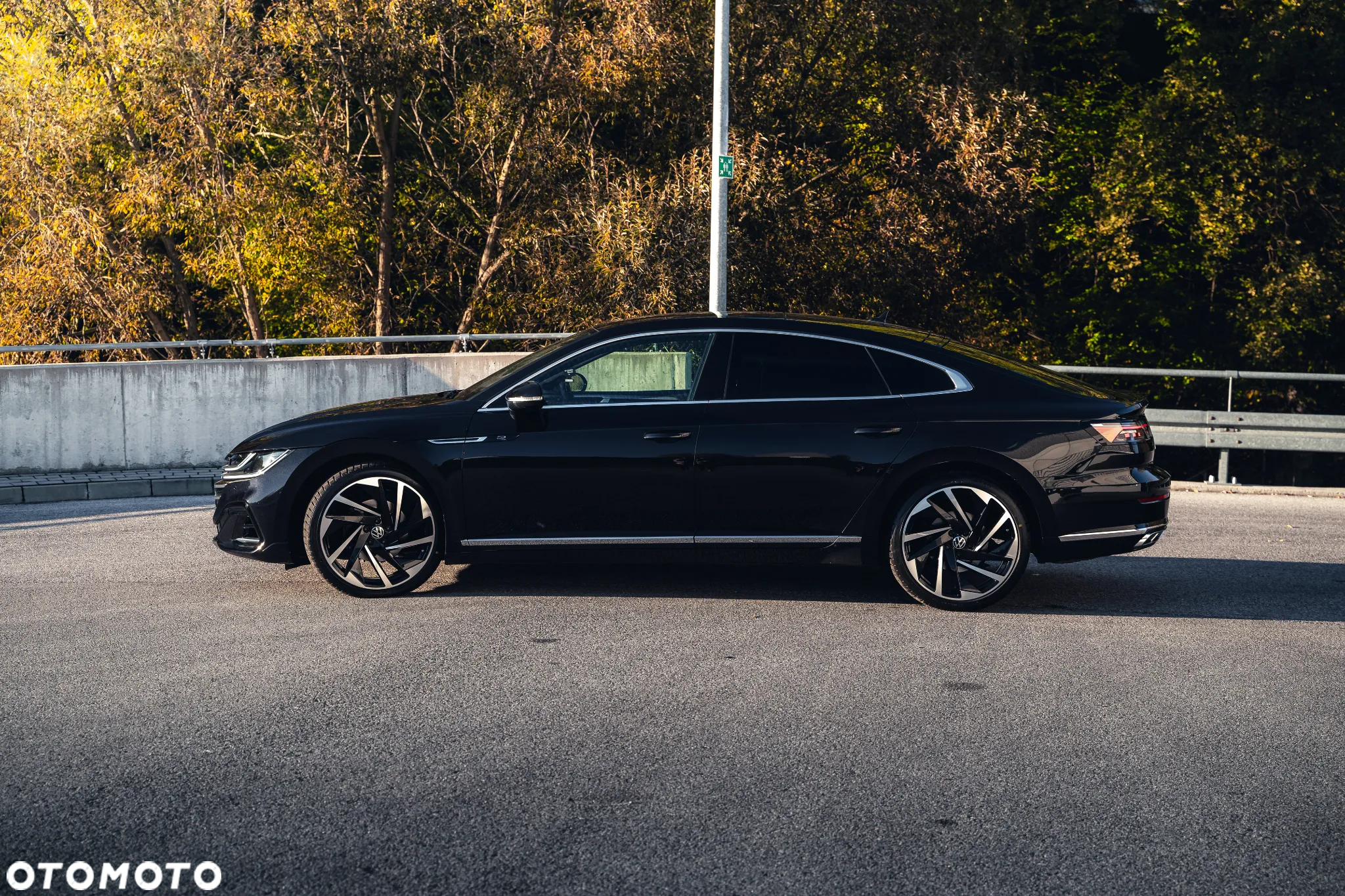 Volkswagen Arteon 2.0 TSI R-Line DSG - 24
