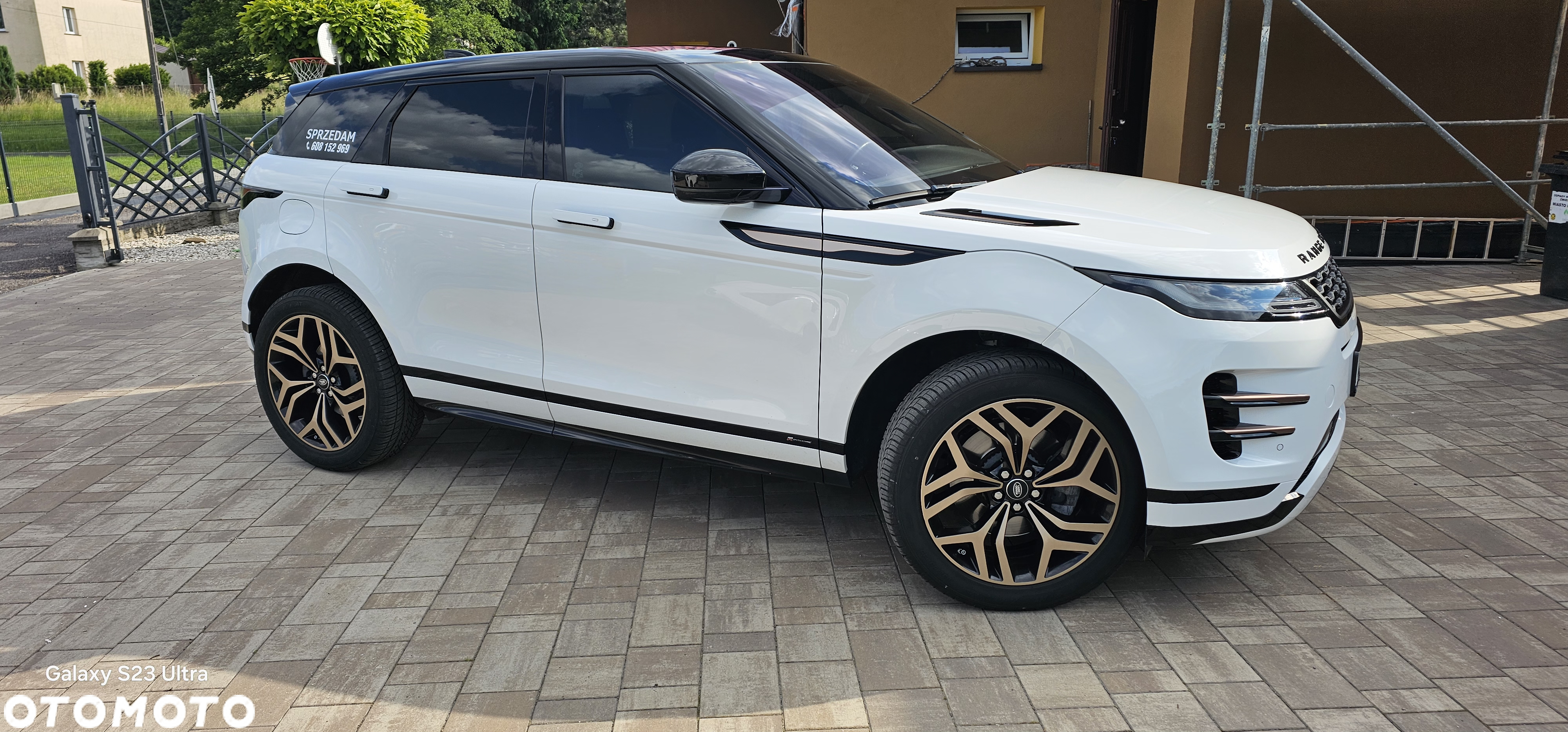 Land Rover Range Rover Evoque P300 R-Dynamic - 3