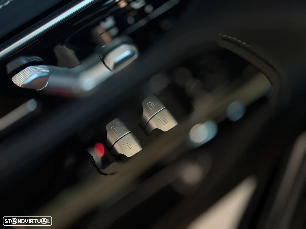 Mercedes-Benz SL 63 AMG 4Matic+ - 41