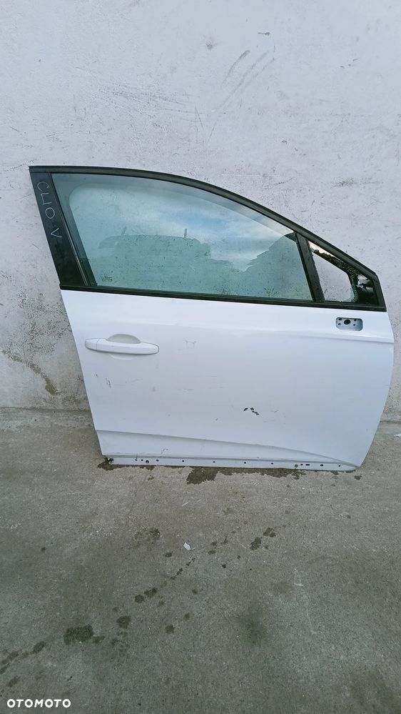 RENAULT CLIO V 19-DRZWI PRZEDNIE PRZÓD