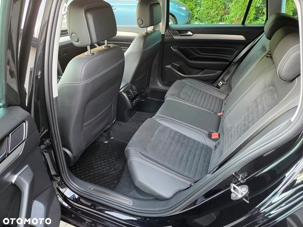 Volkswagen Passat - 31