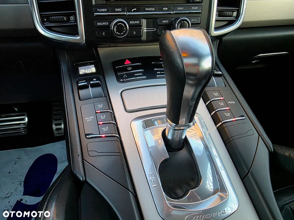 Porsche Cayenne - 18
