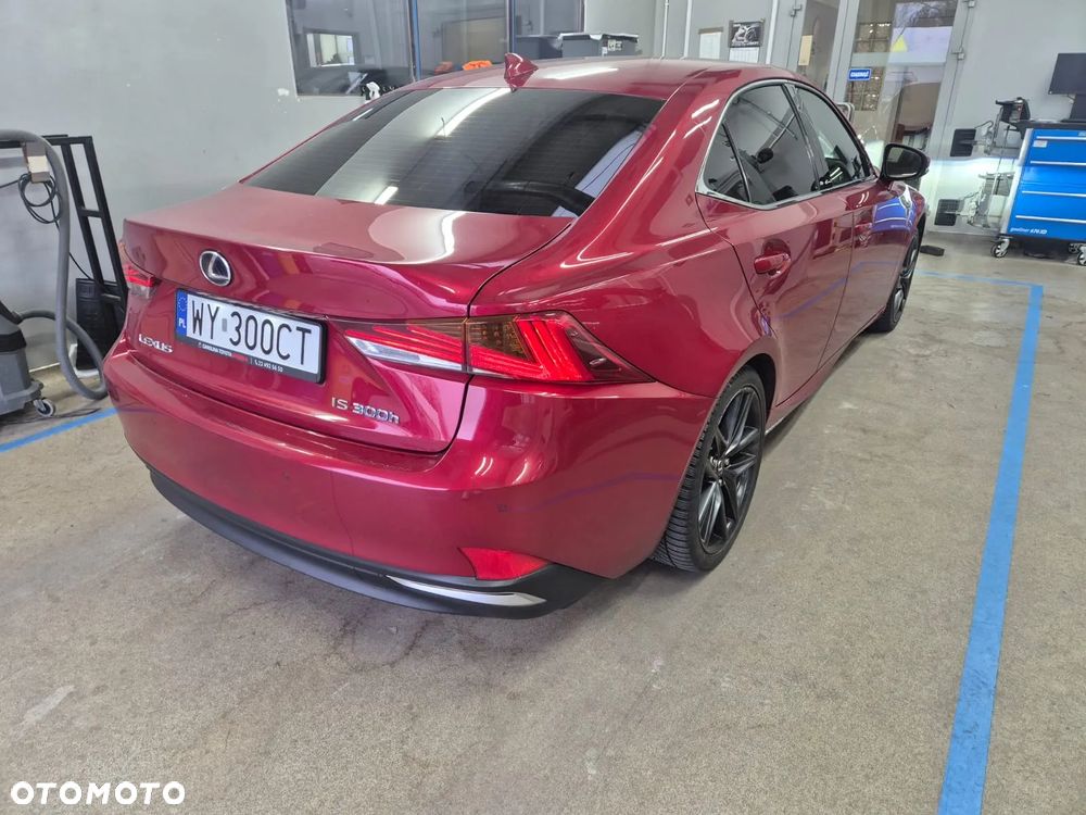 Lexus IS 300h F Sport EU6 - 7